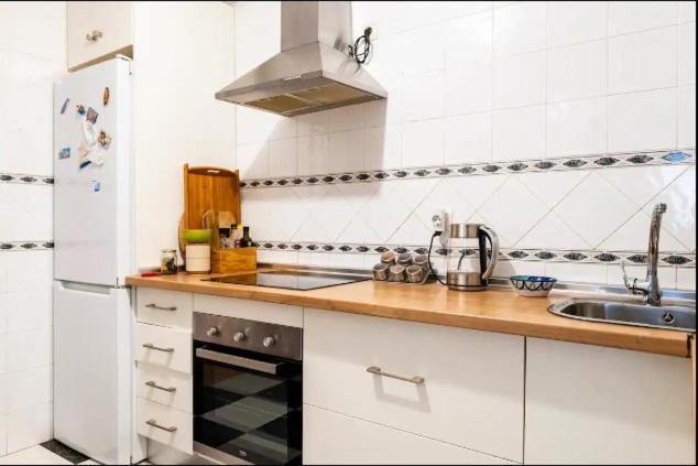Acogedora Habitacion En Apartamento Compartido Amplio Y Centrico Granada Eksteriør bilde